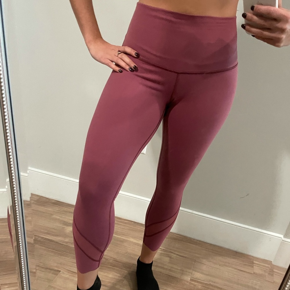 Lululemon Women's Yoga High Rise Wunder Under size 8.